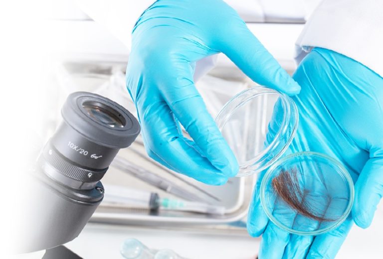 Análise de amostra de cabelo em laboratório